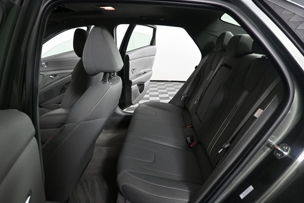 Used 2024 Gray Hyundai SEL image 18