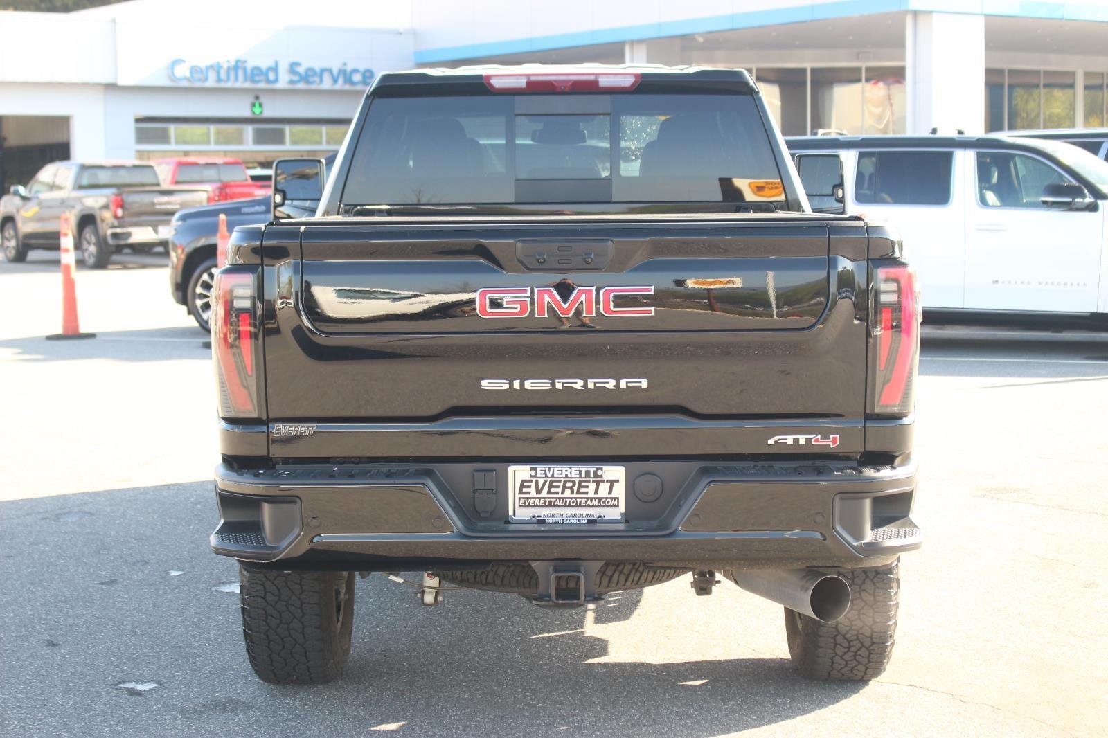 Used 2025 Onyx Black GMC AT4 image 6