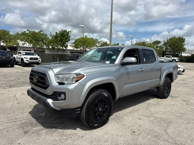 Used 2022 Silver Toyota SR5 image 7