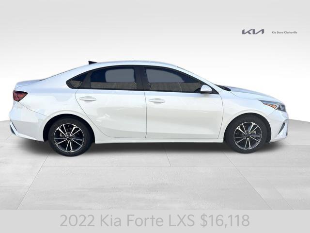 Certified Used 2022 Snow White Pearl Kia LXS image 9