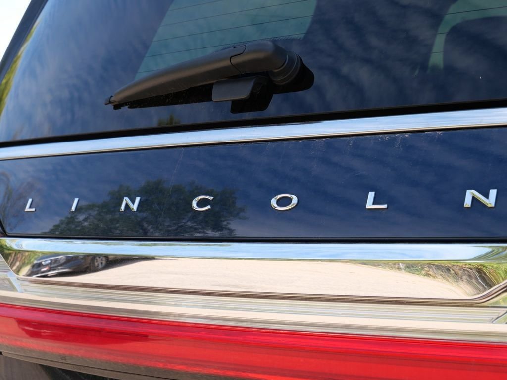 Certified Used 2019 Blue Lincoln Reserve image 8