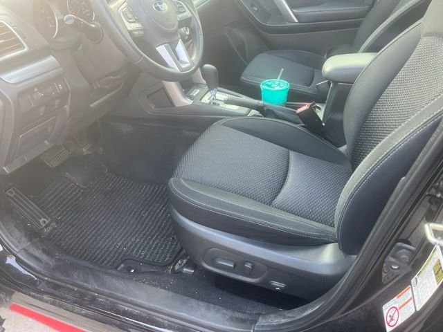 Used 2018 Black Subaru 2.5i Premium image 9