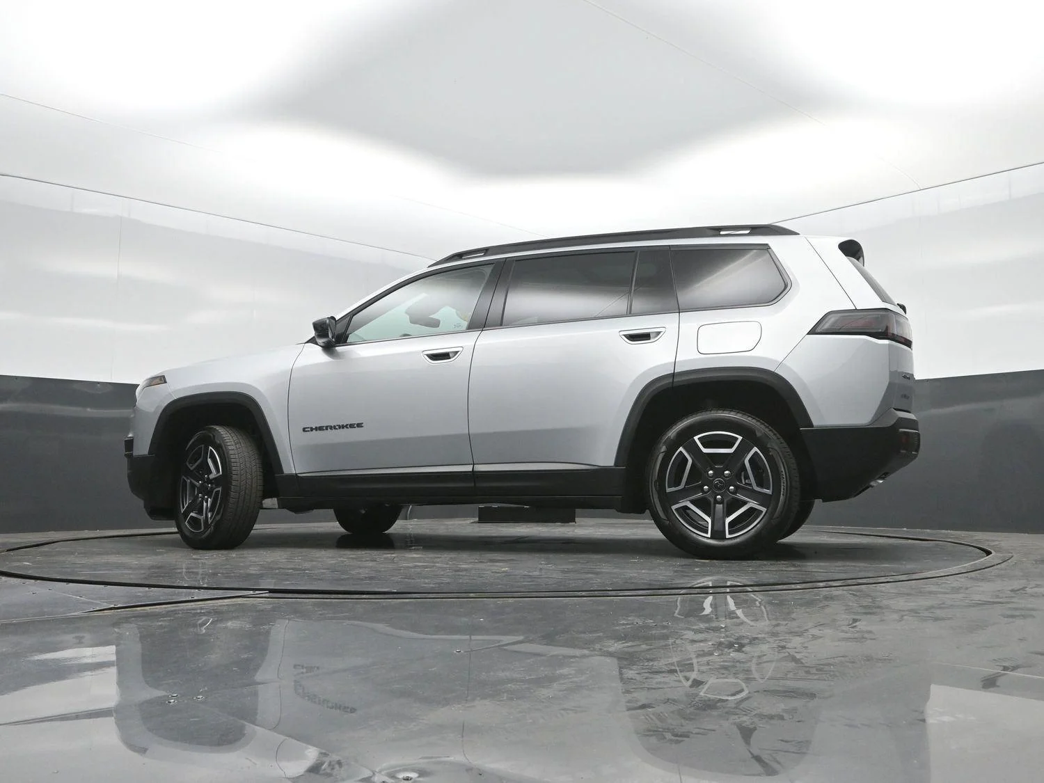 New 2026 Silver Zynith Clear-Coat Exterior Paint Jeep Laredo image 34