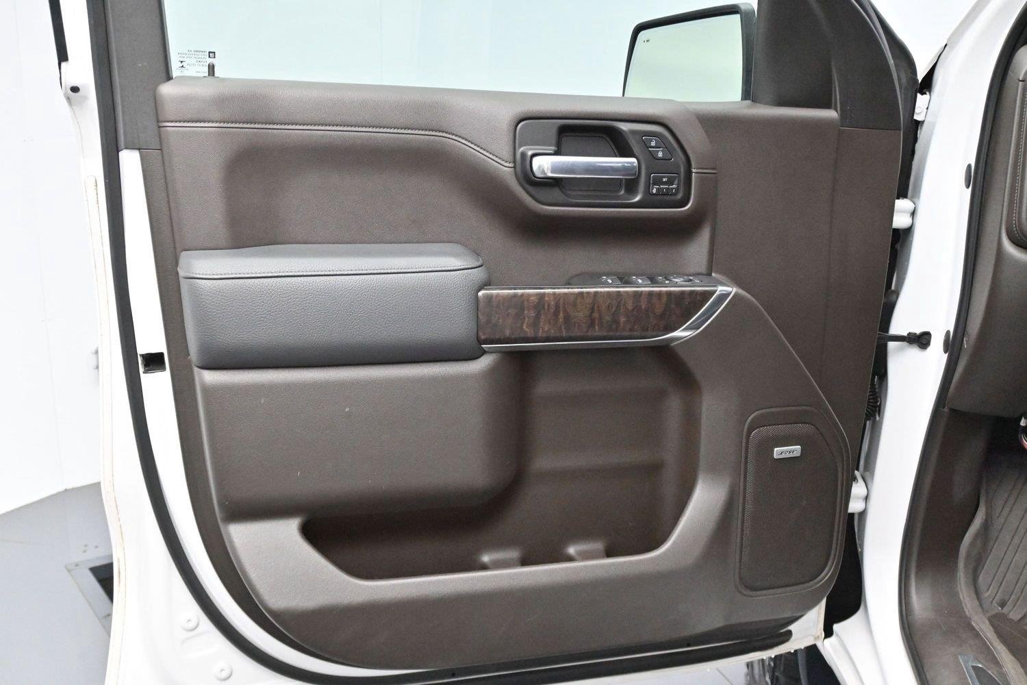 Used 2020 White Frost Tricoat GMC Denali image 10