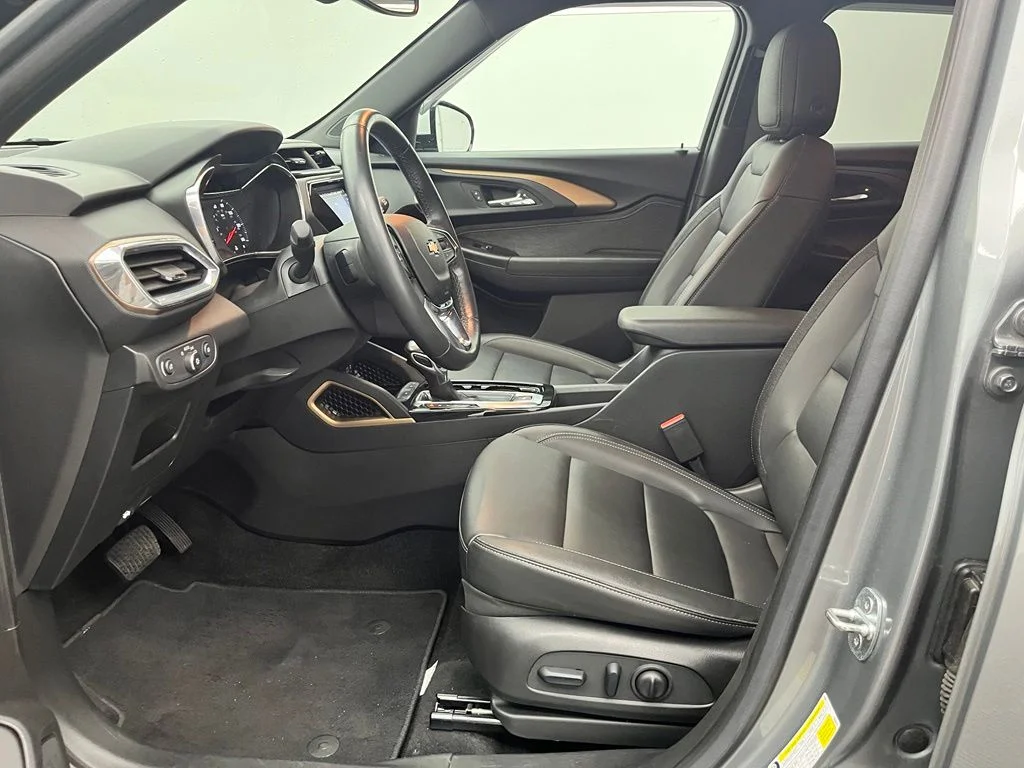 Used 2023 Gray Chevrolet ACTIV image 18