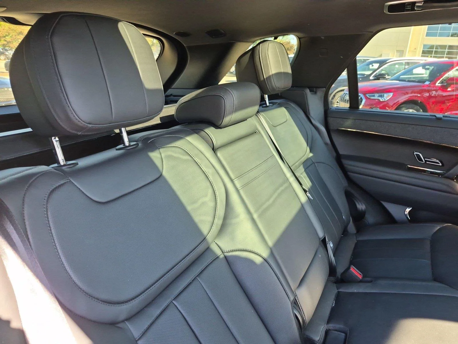 Used 2024 Santorini Black Metallic Land Rover Dynamic SE image 32