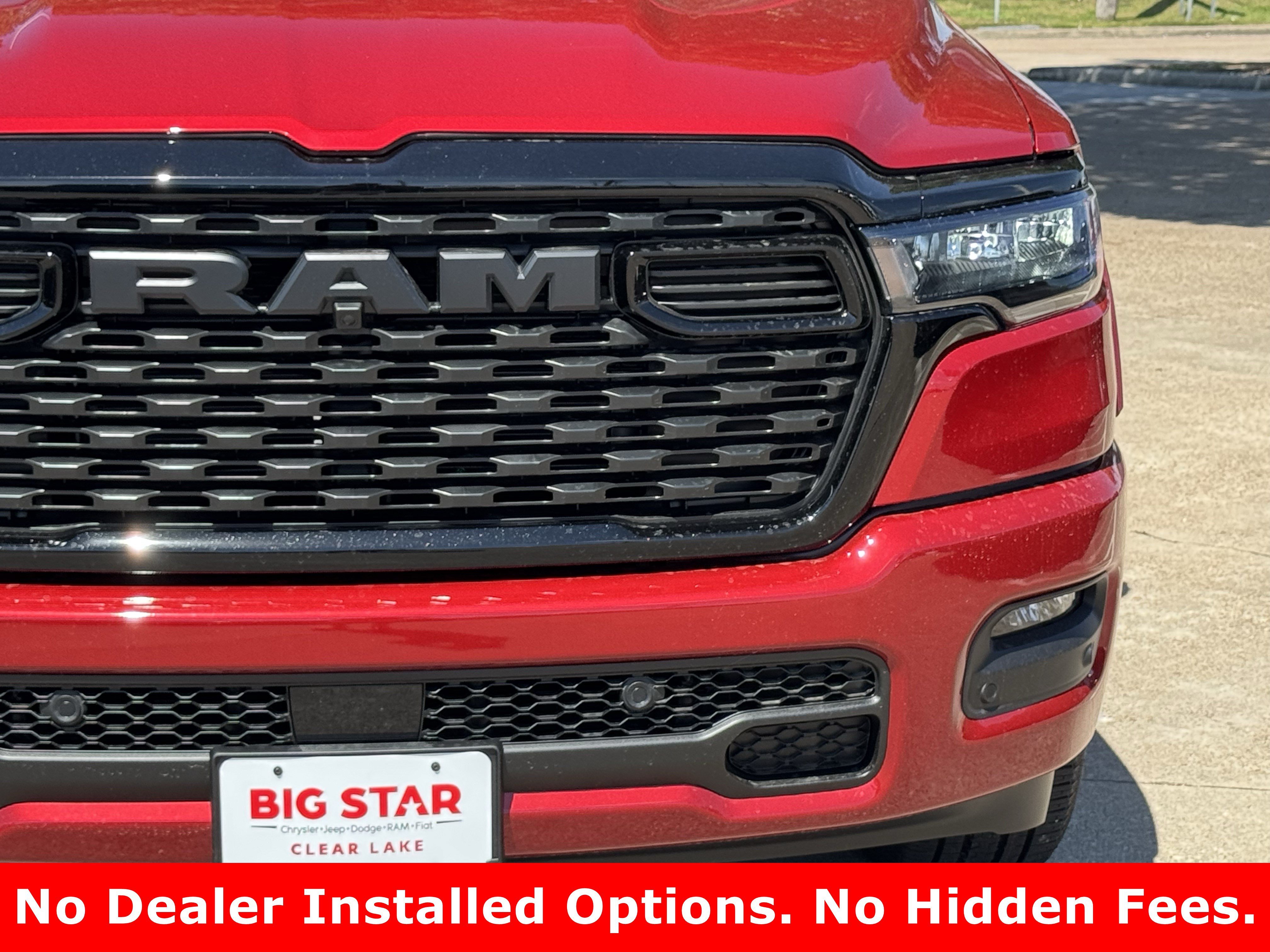 New 2026 Molten Red Pearl-Coat Exterior Paint RAM Lone Star image 4