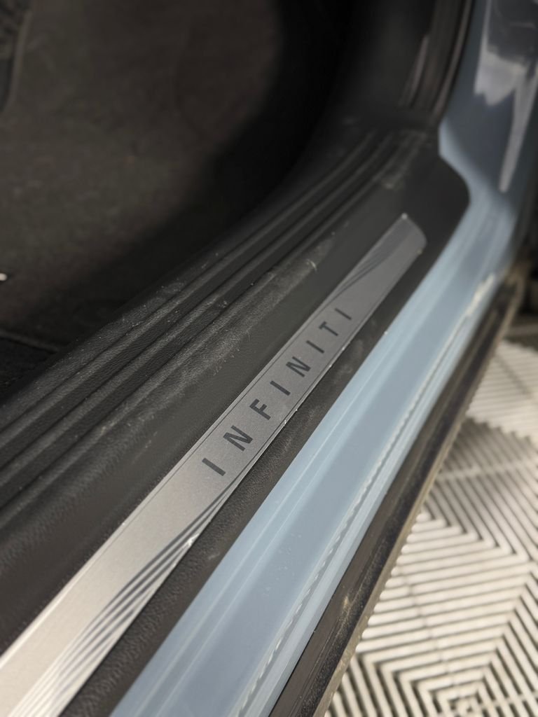 Used 2023 Slate Gray INFINITI LUXE image 28