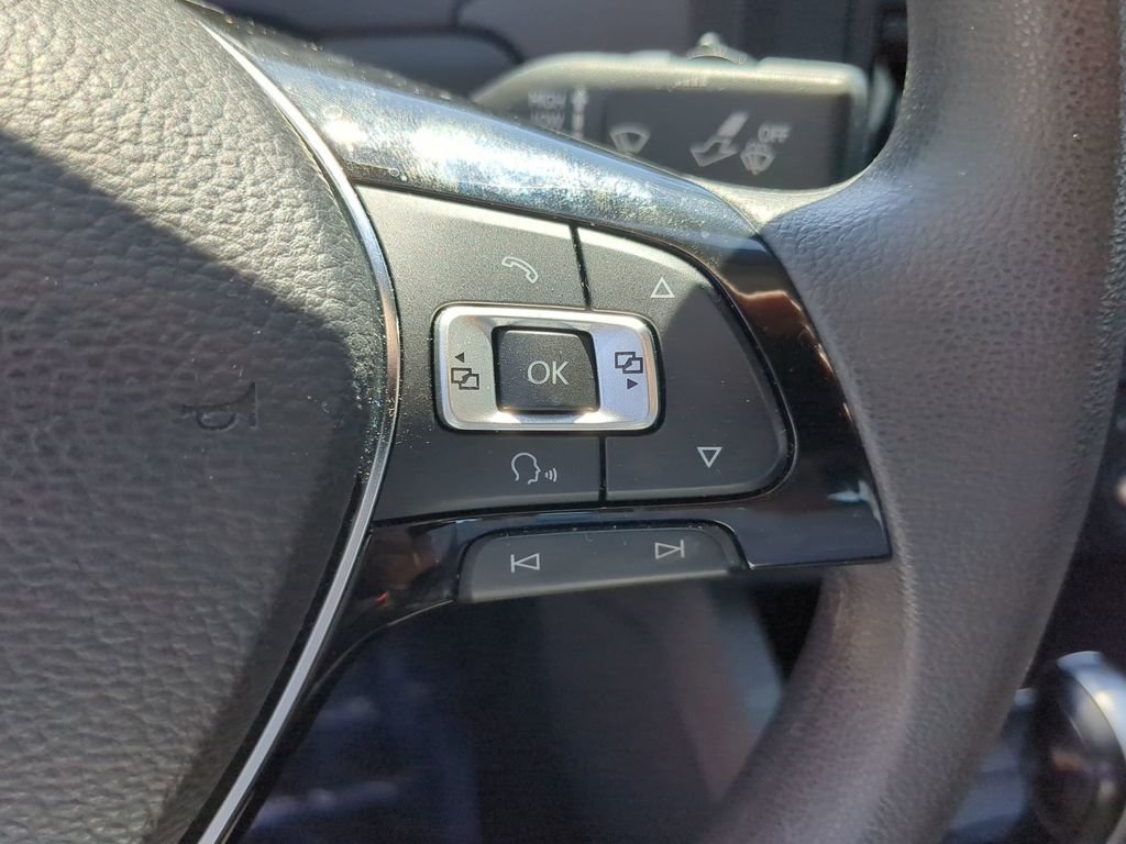Used 2015 Blue Volkswagen 1.8T SE image 26