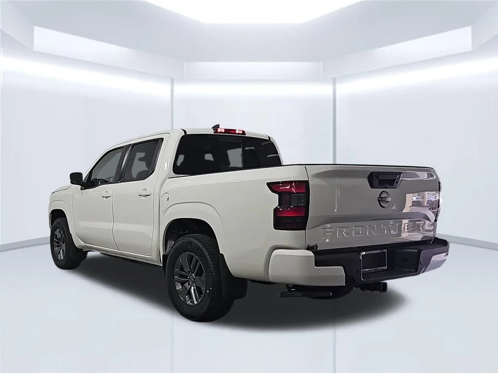 New 2026 Glacier White Nissan Crew Cab SV image 3