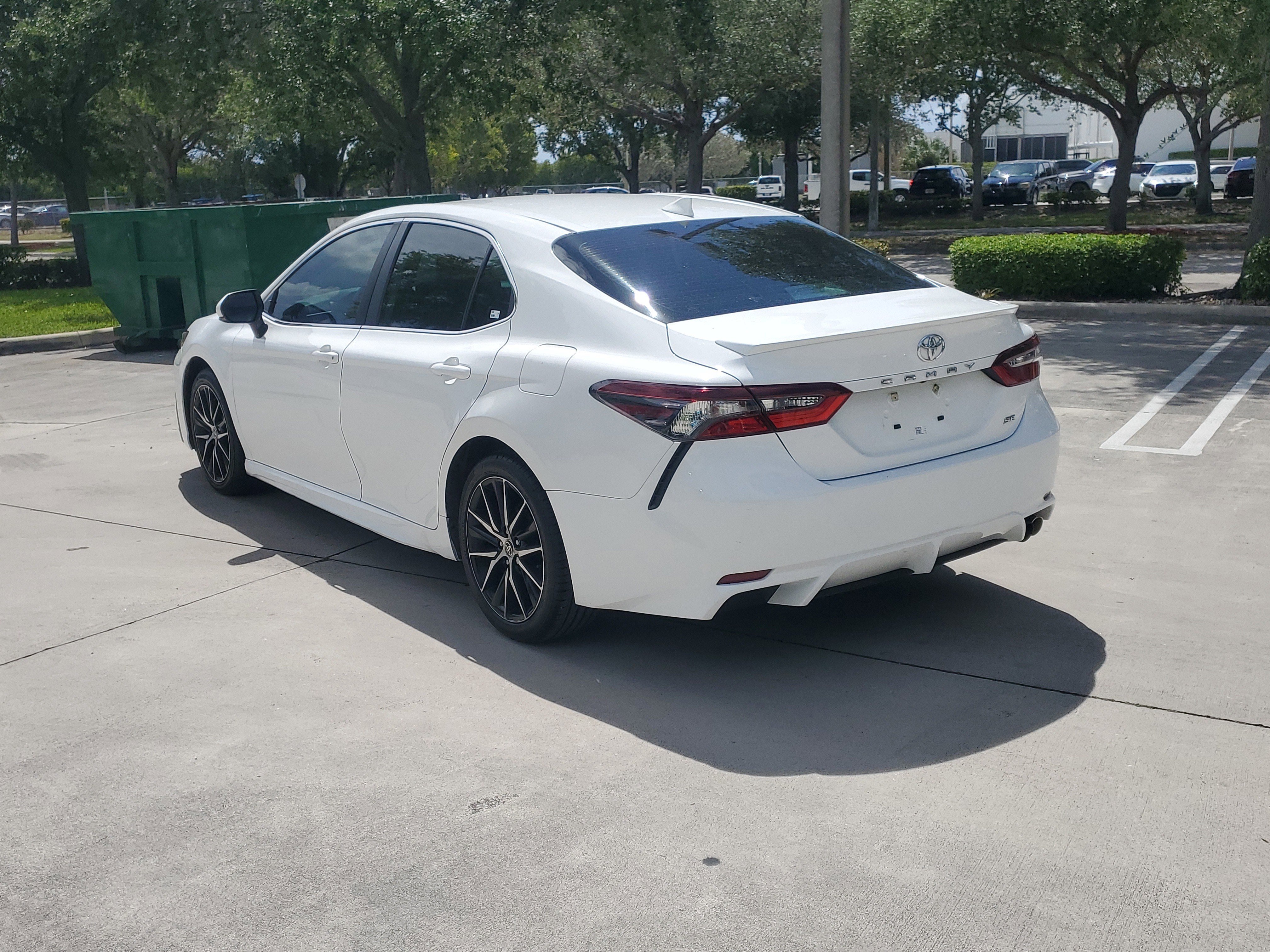 Used 2023 Ice Toyota SE image 5