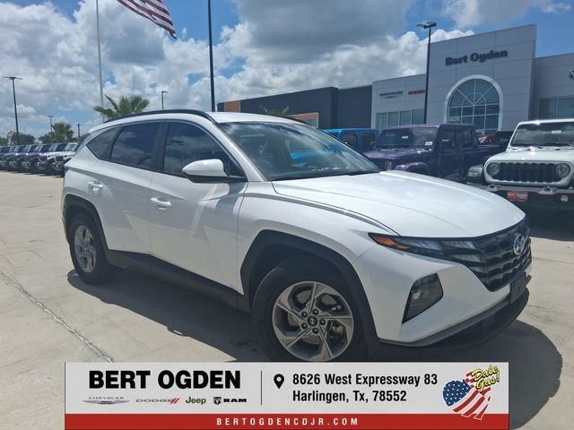 Used 2024 White Hyundai SEL image 1