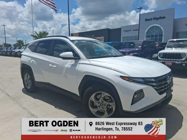 Used 2024 White Hyundai SEL image 1