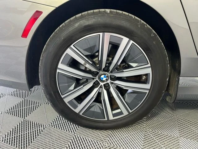 New 2024 Oxide Grey metallic BMW eDrive50 image 40