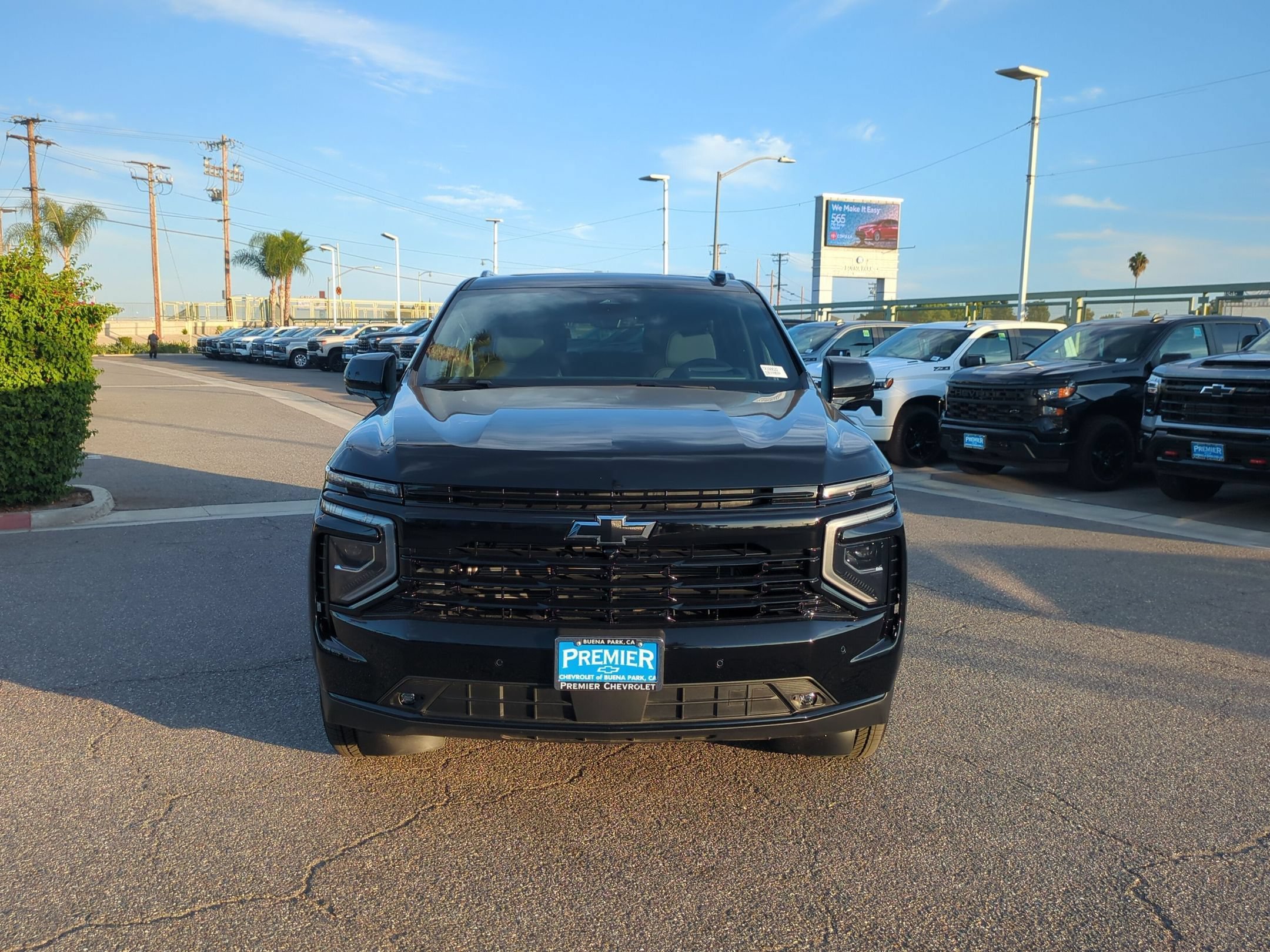 2026 Chevrolet Suburban RST - Photo 8