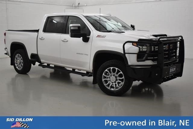 Used 2024 Iridescent Pearl Tricoat Chevrolet LTZ image 13