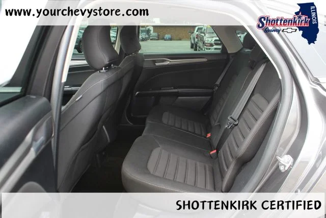 Used 2018 Gray Ford SE image 13