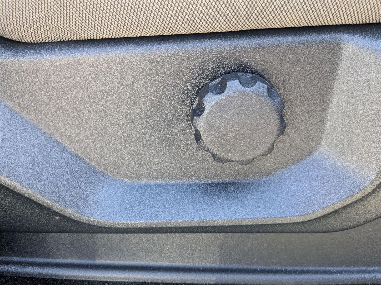 Used 2018 Blue Jeans Metallic Ford XLT image 34