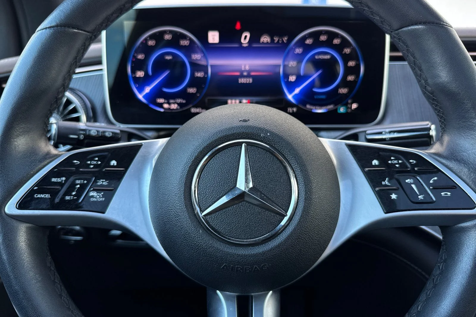 Certified Used 2025 Green Mercedes-Benz 350 SUV image 28