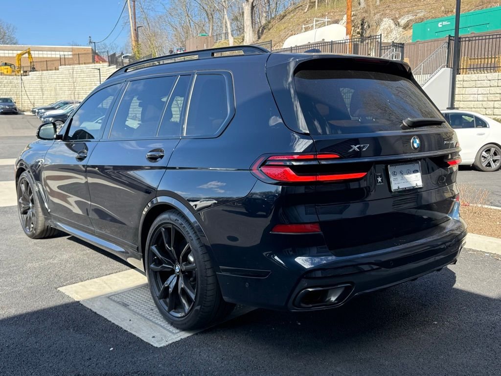 Used 2025 Black BMW xDrive40i image 6