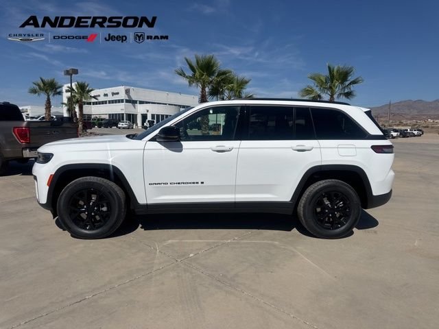 New 2026 Bright White Clear-Coat Exterior Paint Jeep Altitude image 2