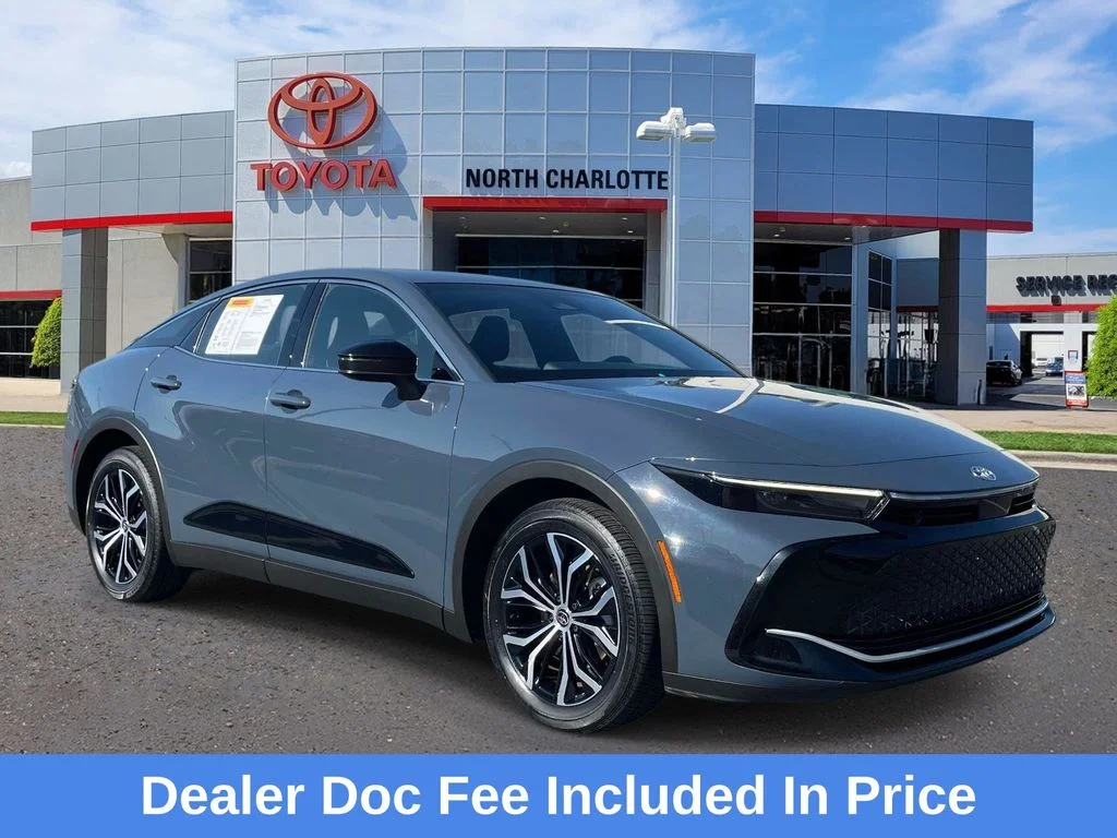Used 2026 White Toyota XLE image 1