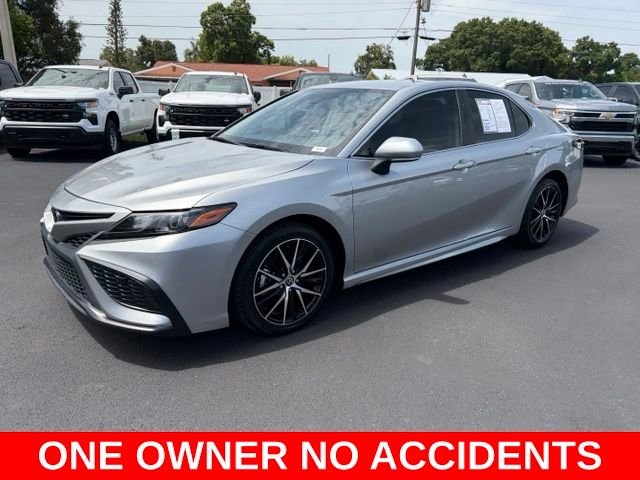 Used 2024 Silver Toyota SE image 3