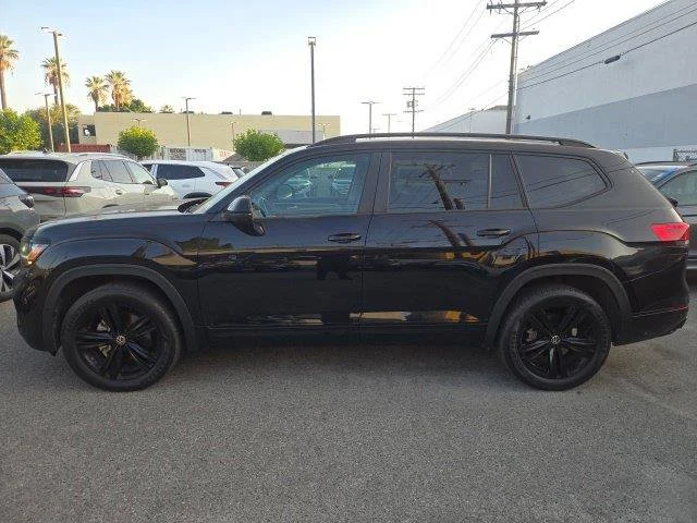 Used 2023 Black Volkswagen 3.6L V6 SEL R-Line image 4
