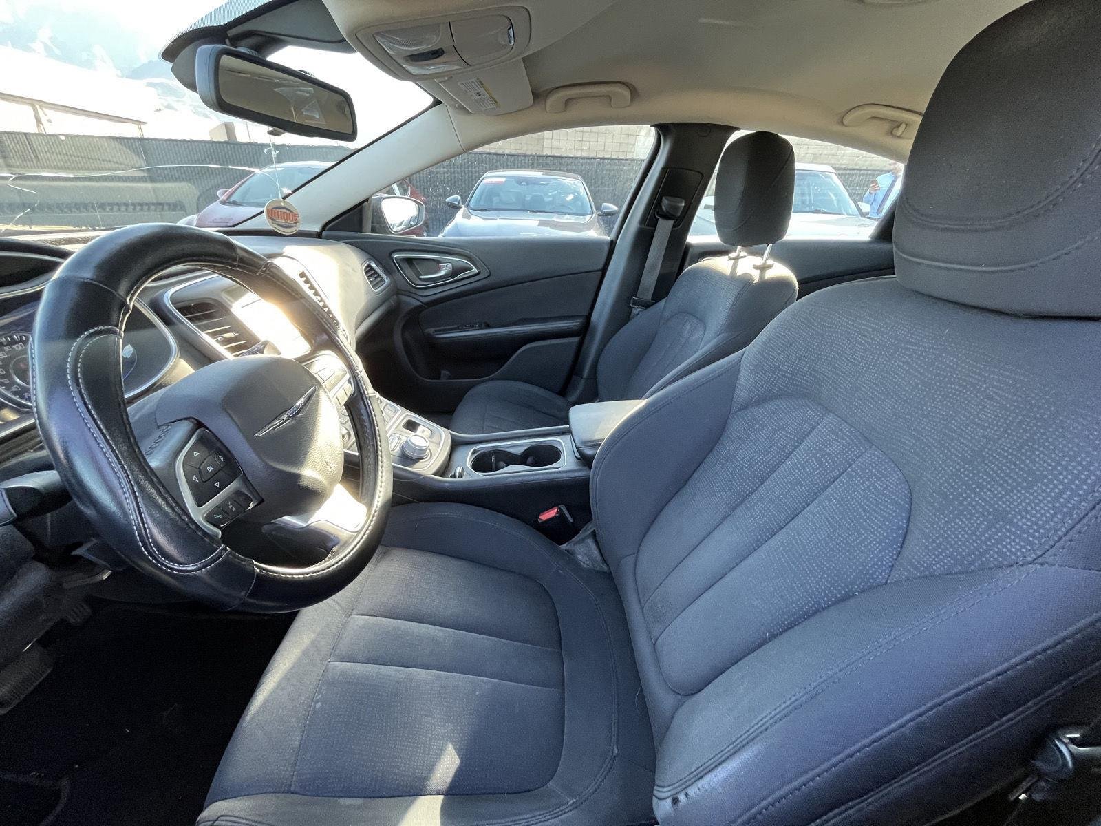 2015 Chrysler 200 Limited - Photo 7