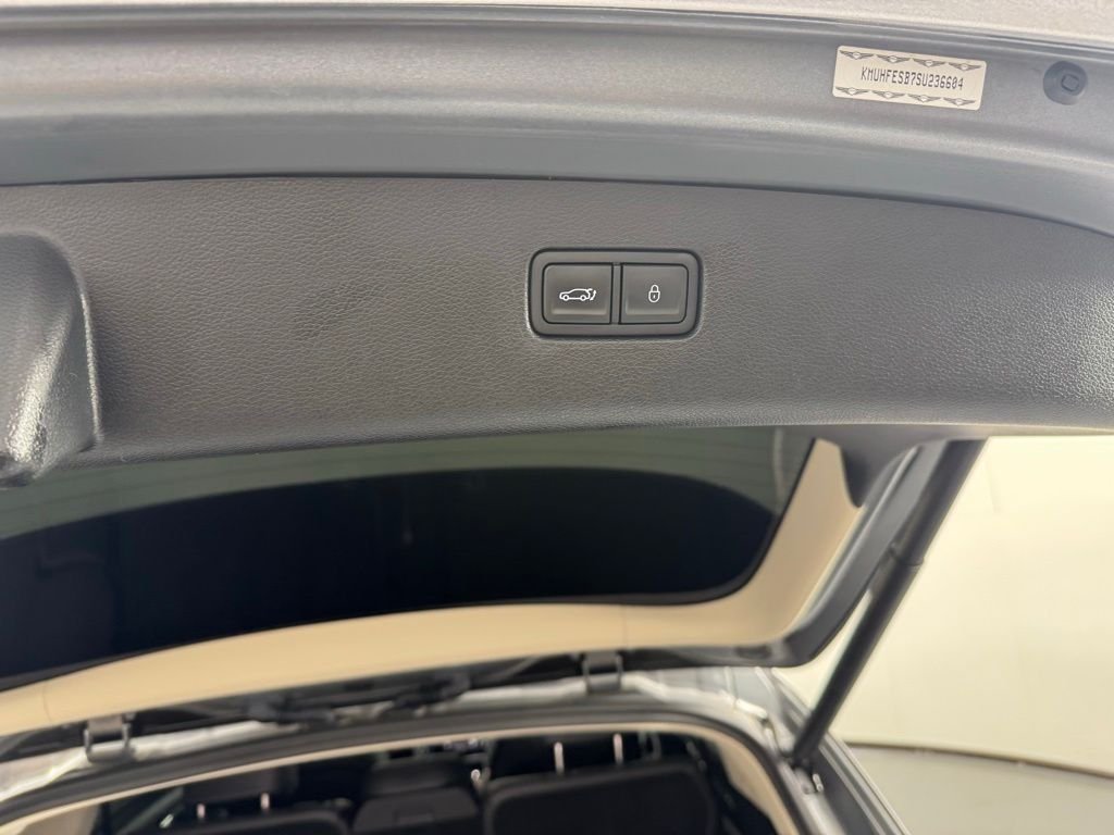Used 2025 Savile Silver Genesis 2.5T image 30