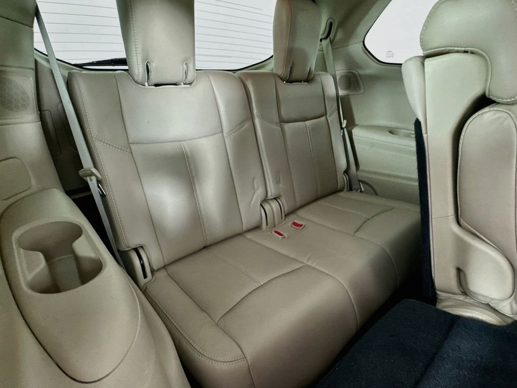 Used 2016 Pearl White Nissan Platinum image 38
