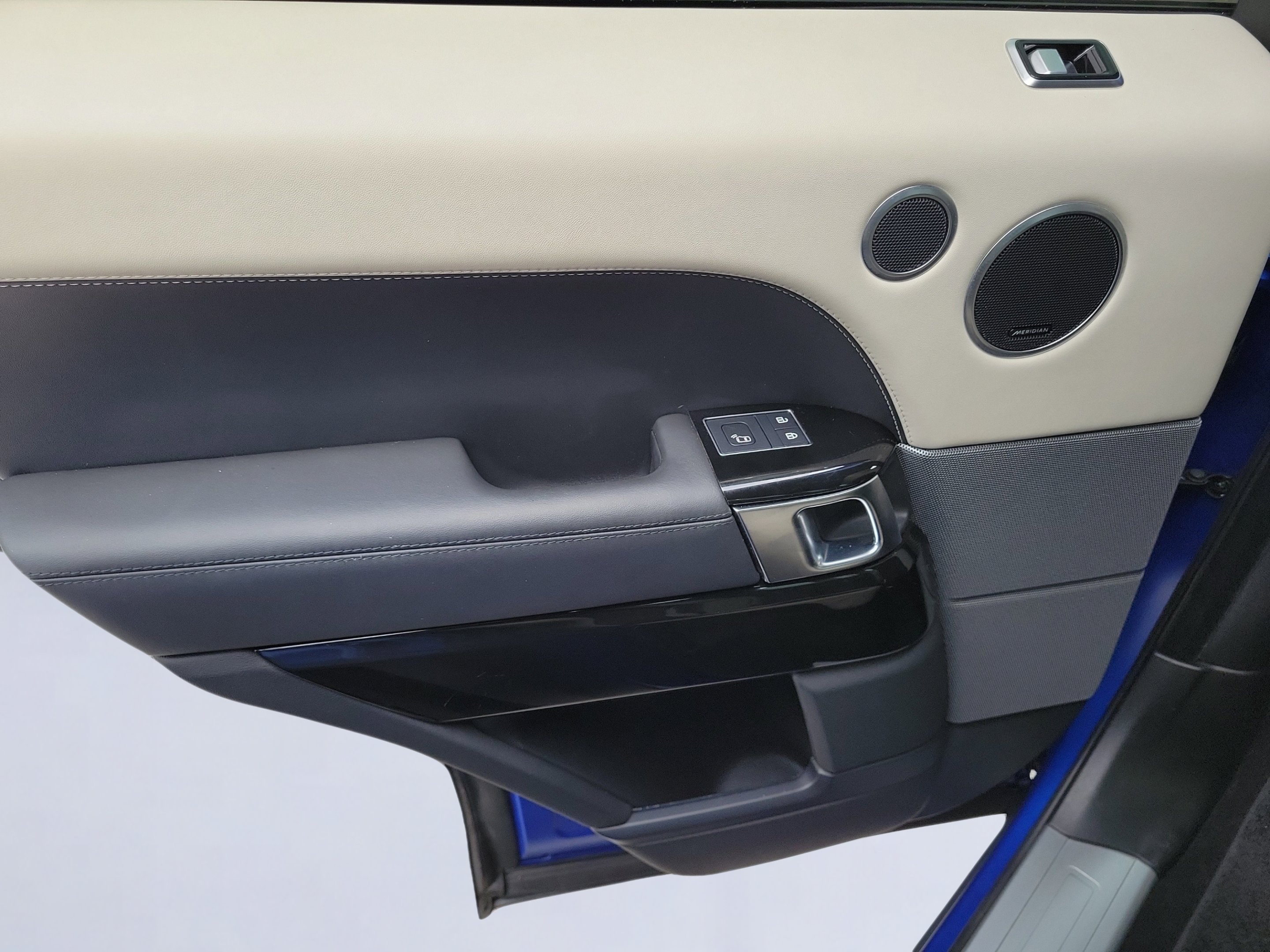 Used 2022 Blue Land Rover HST image 11