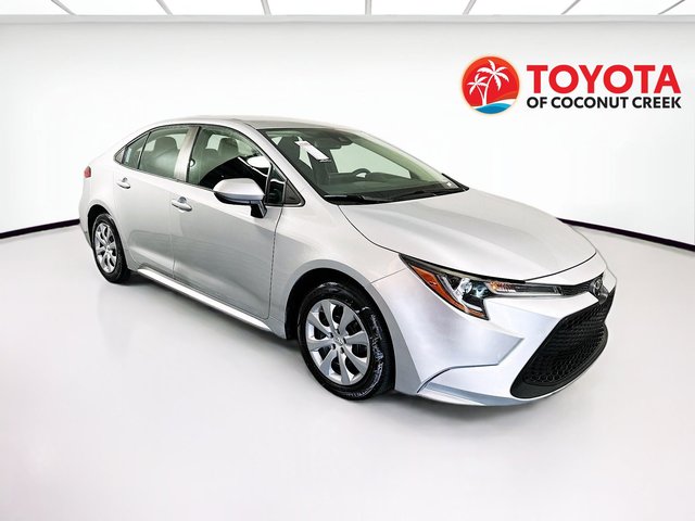 2015 Toyota Corolla thumbnail 12