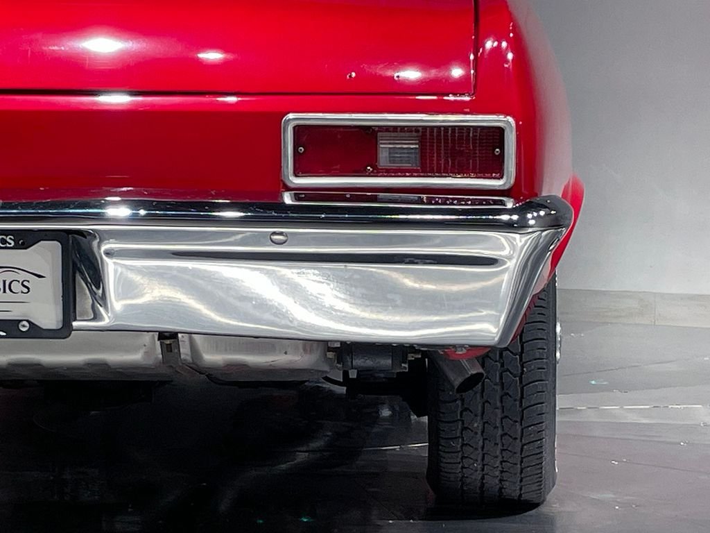 Used 1972 Red Chevrolet  image 9