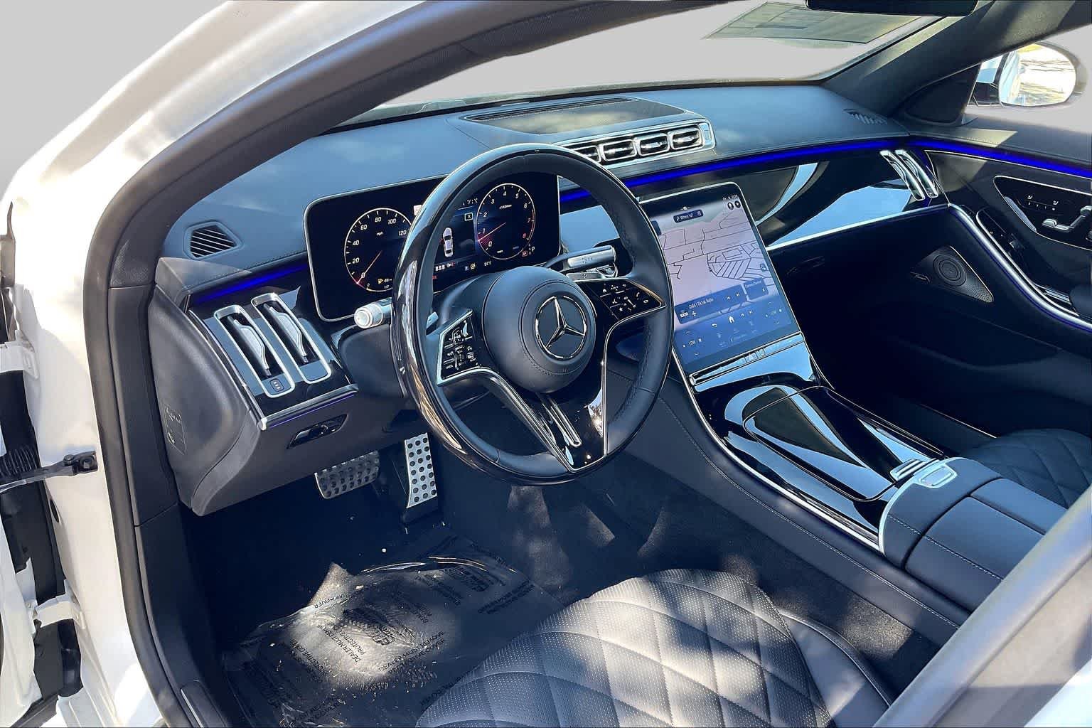 New 2026 MANUFAKTUR Moonlight White Magno Mercedes-Benz S 500 image 9