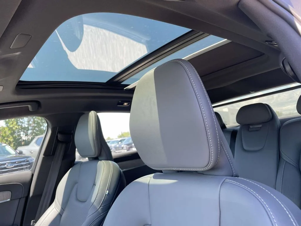 Certified Used 2023 Platinum Grey Volvo Ultimate image 12