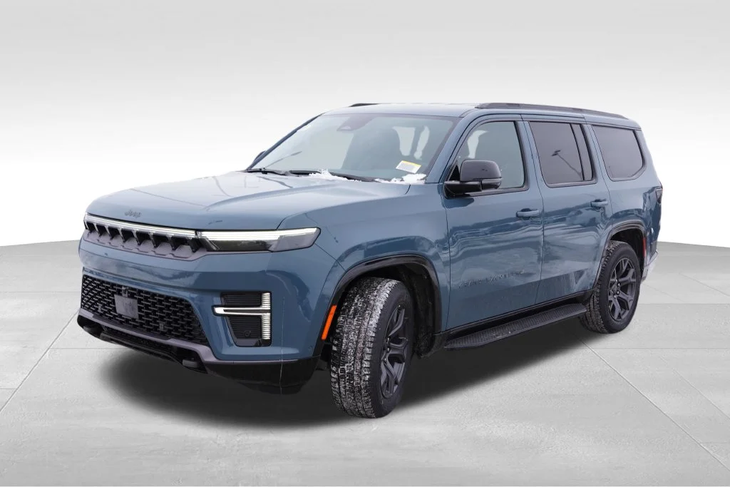 New 2026 Steel Blue Exterior Paint Jeep Limited Altitude image 7