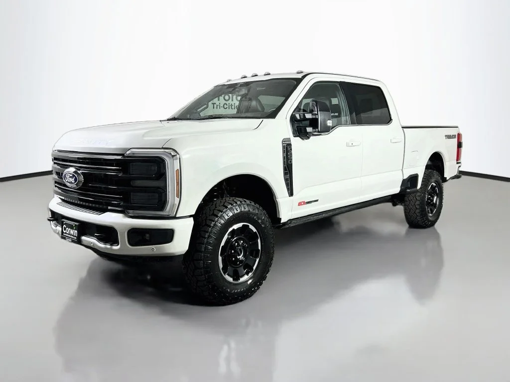 New 2027 Star White Metallic Tri-Coat Ford Platinum image 5
