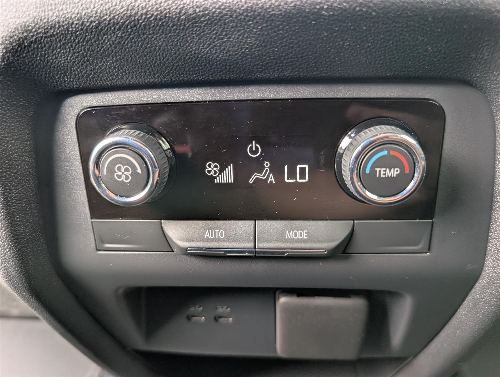 New 2027 Summit White Chevrolet LT image 34