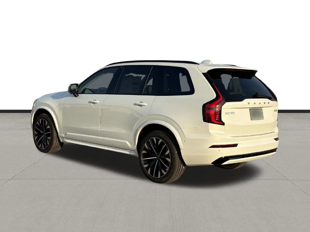 New 2026 Crystal White Volvo Ultra image 5