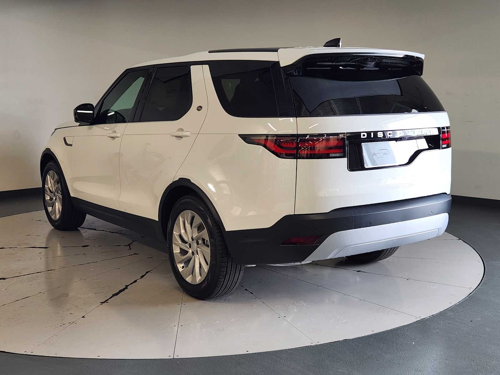 New 2026 Fuji White Land Rover S image 7