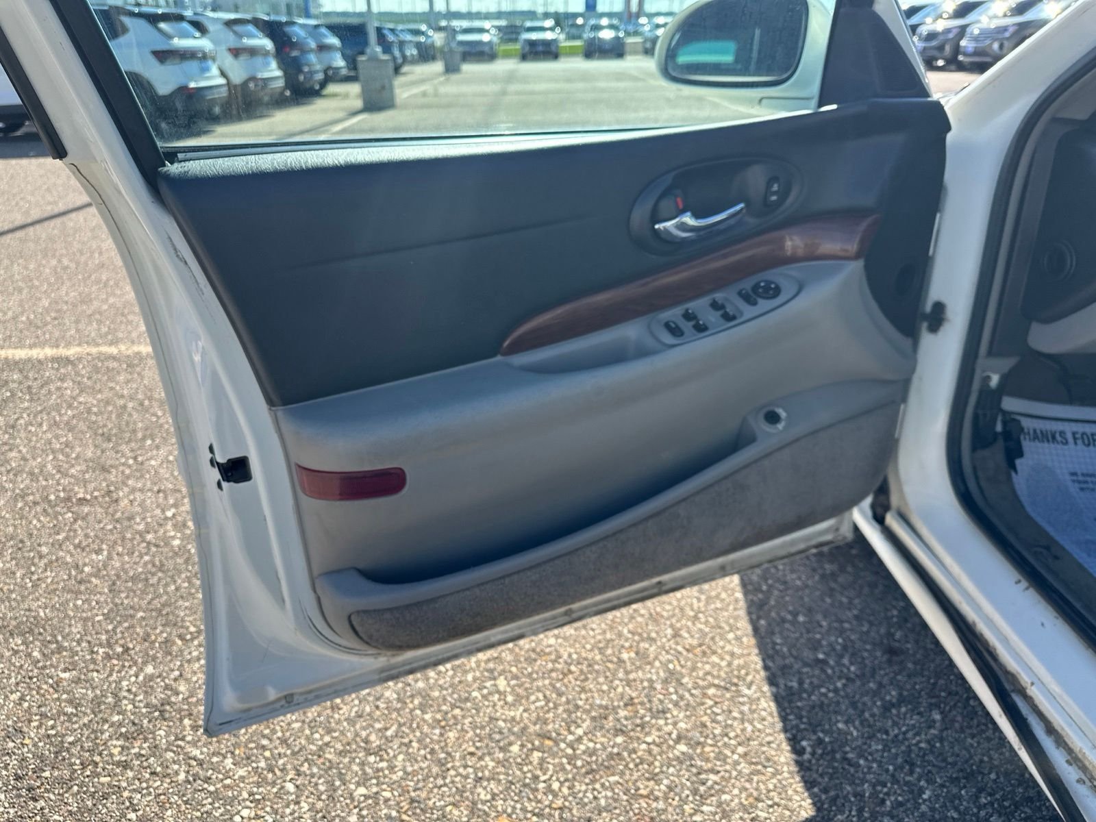 Used 2005 White Buick Custom image 13