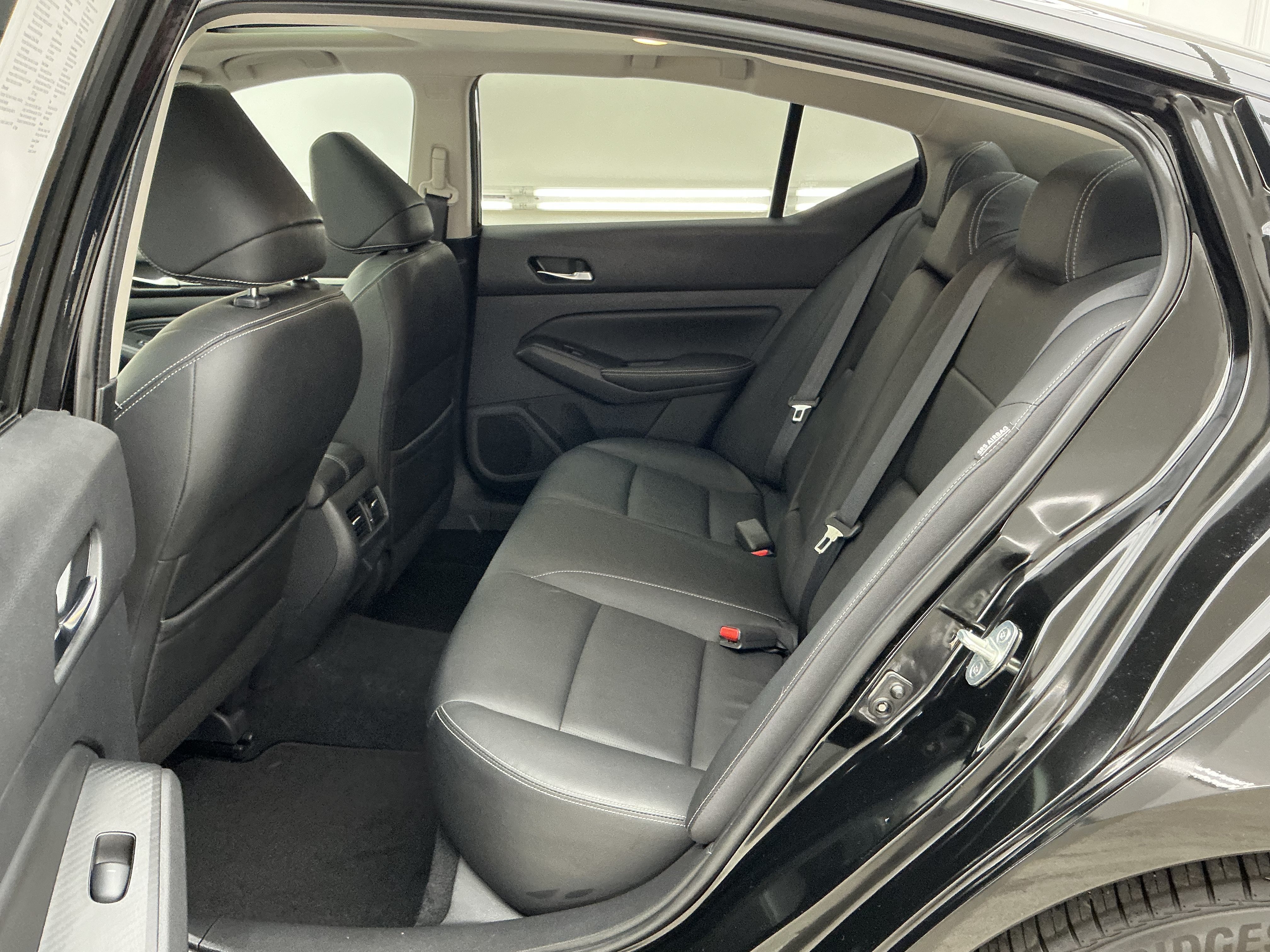 Used 2019 Super Black Nissan 2.5 SL image 19
