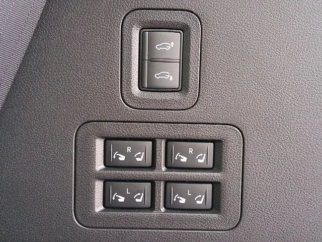 New 2026 2T RADIANT WHIT INFINITI Sport 4WD image 7
