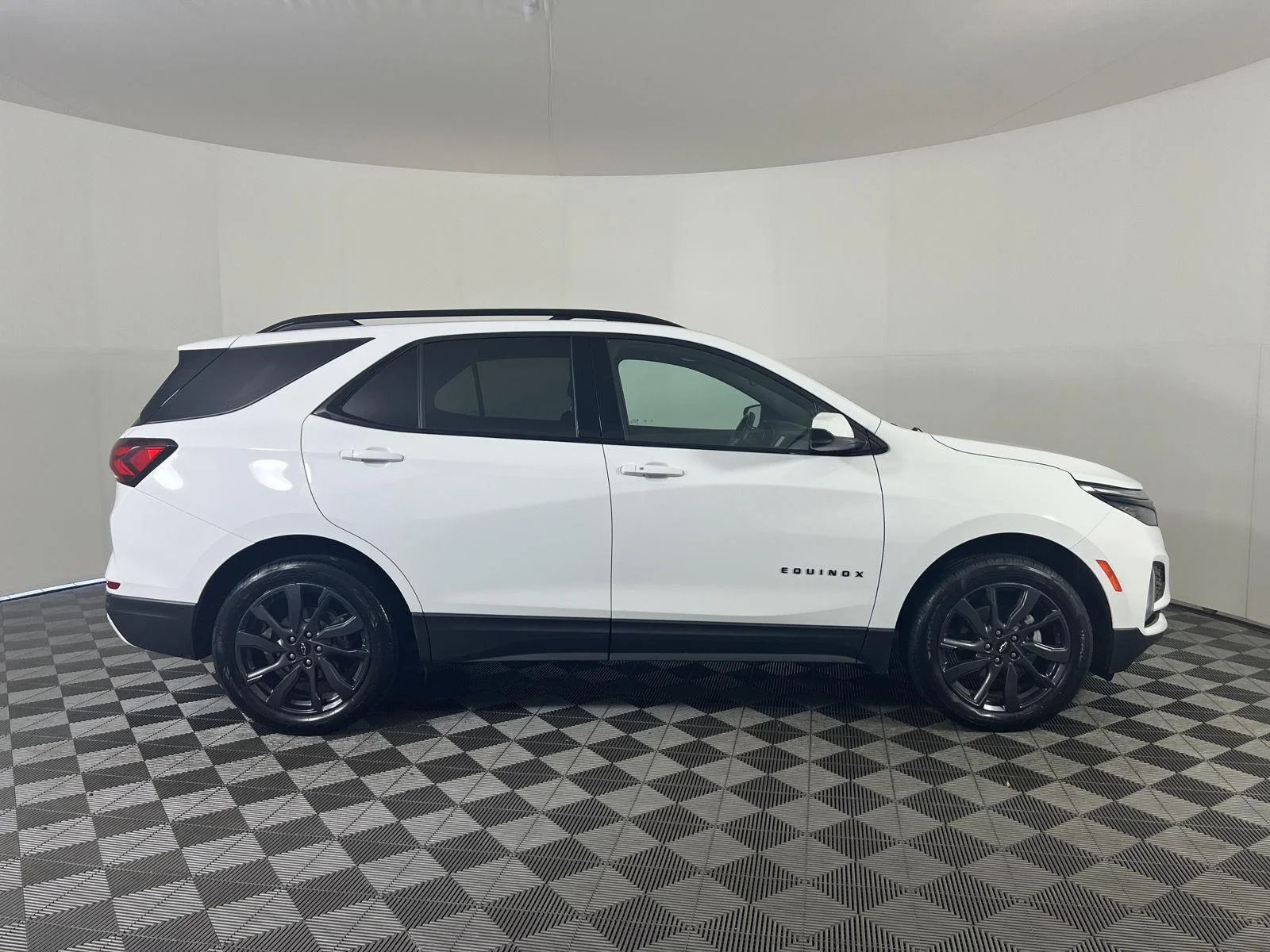 Used 2024 Summit White Chevrolet RS image 22