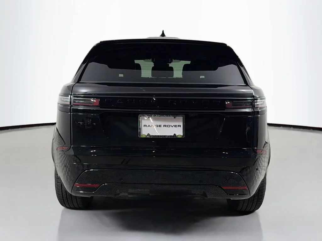 New 2026 Santorini Black Land Rover Belgravia Edition image 6