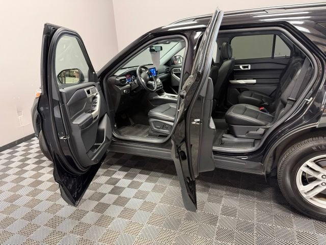 Certified Used 2021 Agate Black Metallic Ford XLT image 13