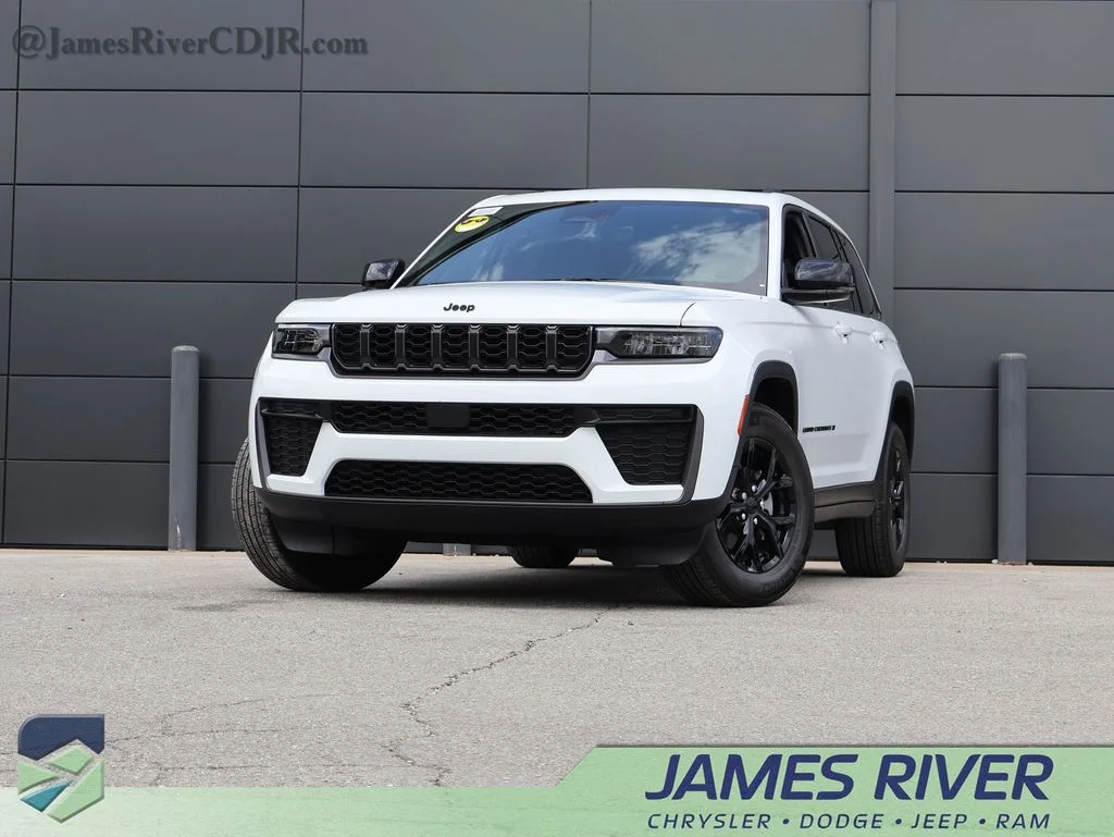 New 2026 Bright White Clear-Coat Exterior Paint Jeep Altitude image 1