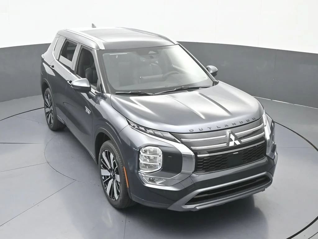 New 2026 Gray Mitsubishi SEL S-AWC image 64