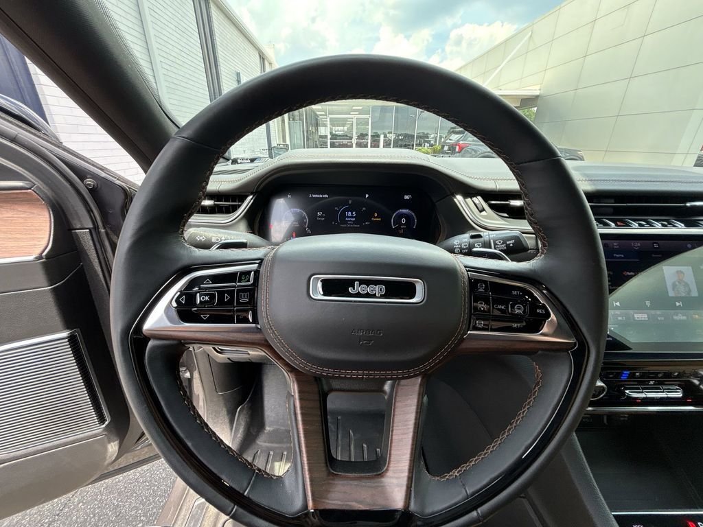 Used 2024 Gray Jeep Summit image 11